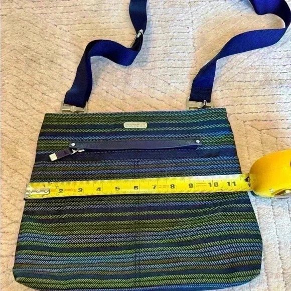 Baggillini crossbody like new condition - Picture 7 of 8
